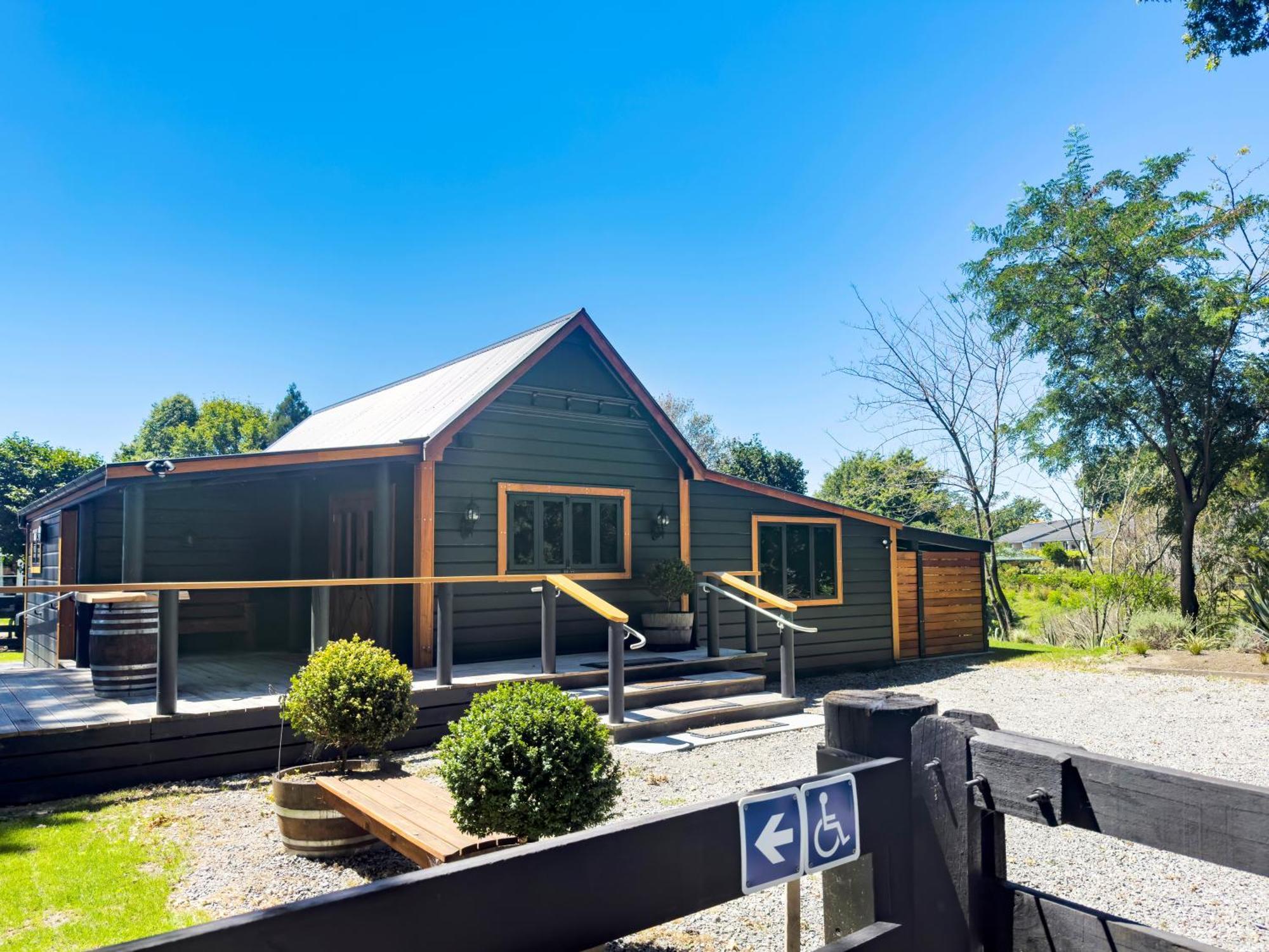 Black Cottage Boutique Acommodation Havelock North Exterior photo
